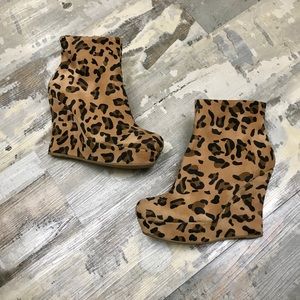Leopard platforms